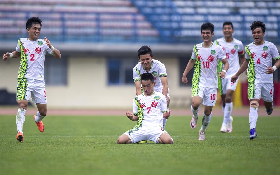 （体育）（1）足球——全运会男子足球U20预赛：新疆胜北京