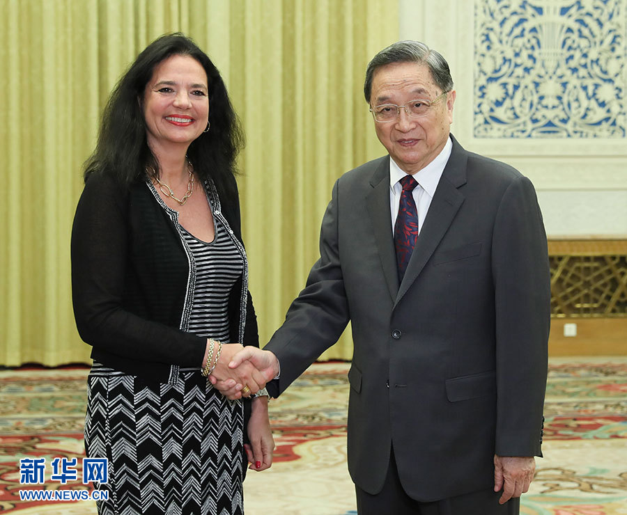 5月7日，全國政協主席俞正聲在北京會見比利時聯邦參議長德弗萊涅。 新華社記者蘭紅光攝