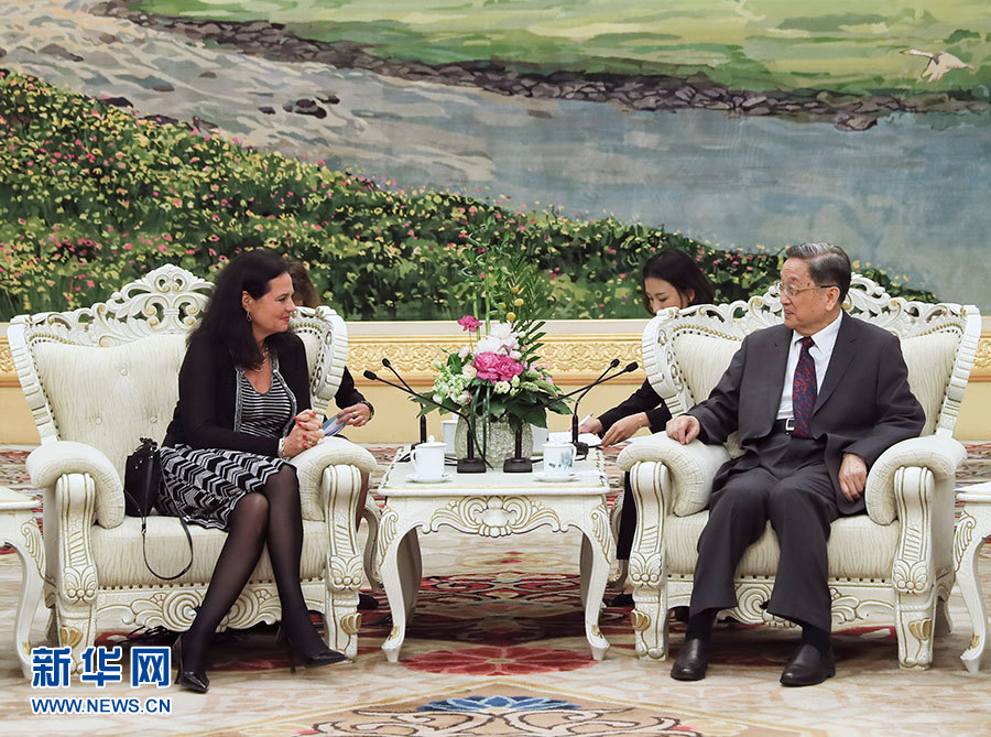 5月7日，全国政协主席俞正声在北京会见比利时联邦参议长德弗莱涅。 新华社记者兰红光摄