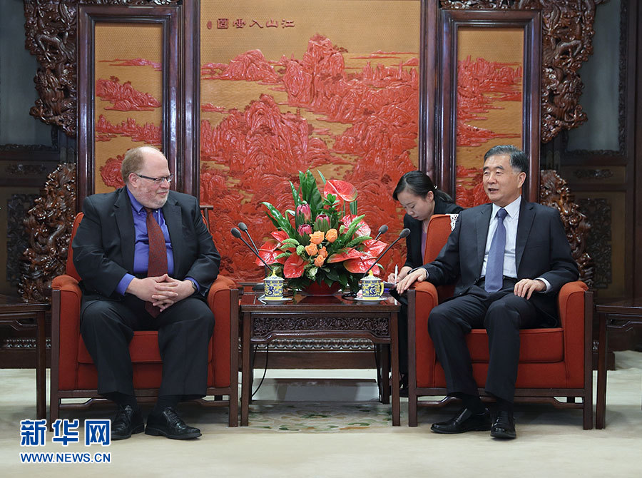  5月9日，國務院副總理汪洋在北京中南海紫光閣會見美國彼得森國際經濟研究所所長波森一行。 新華社記者王曄攝