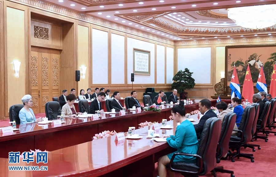 6月20日，全国人大常委会委员长张德江在北京人民大会堂与古巴全国人民政权代表大会主席拉索举行会谈。 新华社记者 张铎 摄