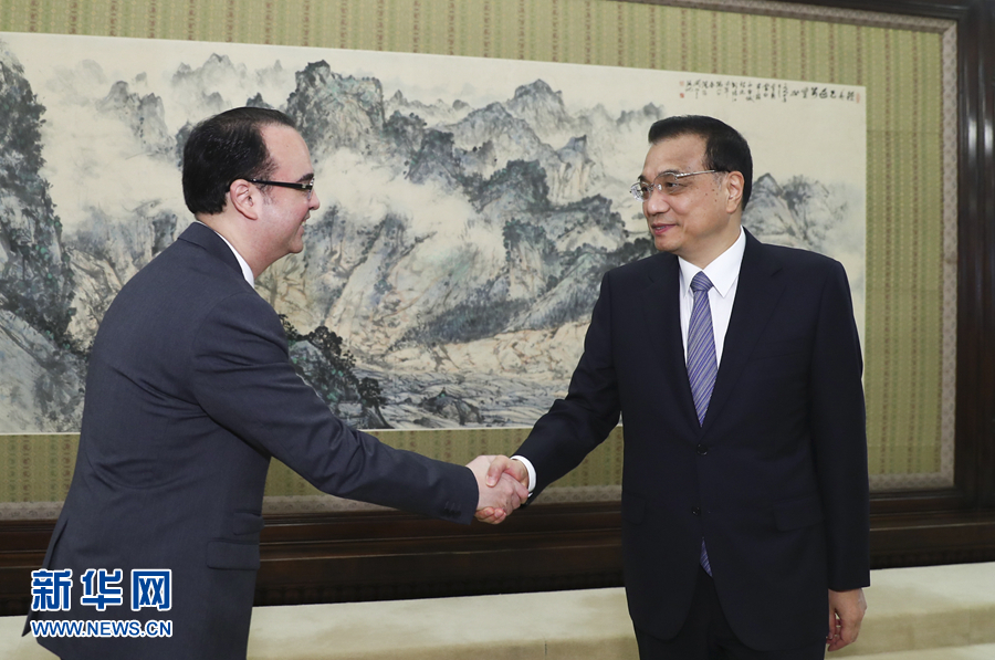 6月30日，国务院总理李克强在北京中南海紫光阁会见来华进行正式访问的菲律宾外长卡耶塔诺。 新华社记者 谢环驰 摄