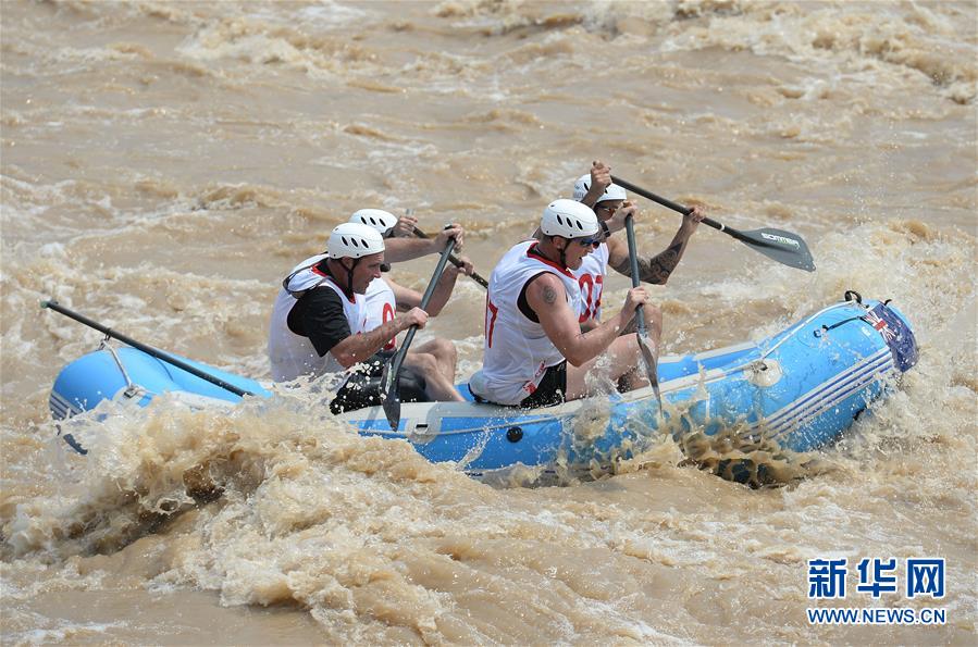 （体育）（1）中国吴堡黄河大峡谷国际漂流公开赛举行
