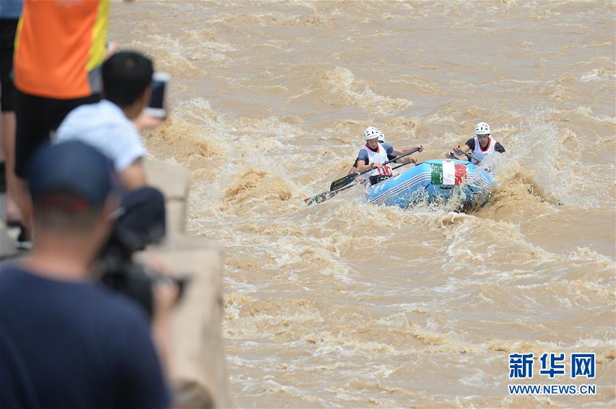 （体育）（4）中国吴堡黄河大峡谷国际漂流公开赛举行