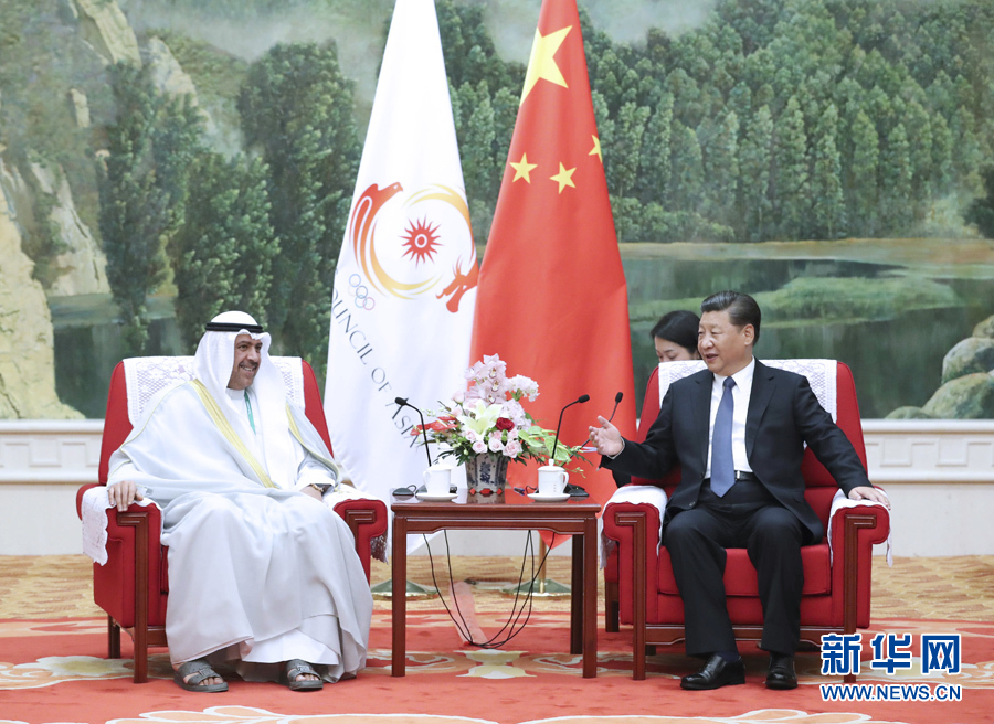 8月27日，国家主席习近平在天津会见亚洲奥林匹克理事会主席艾哈迈德亲王。 新华社记者 庞兴雷 摄