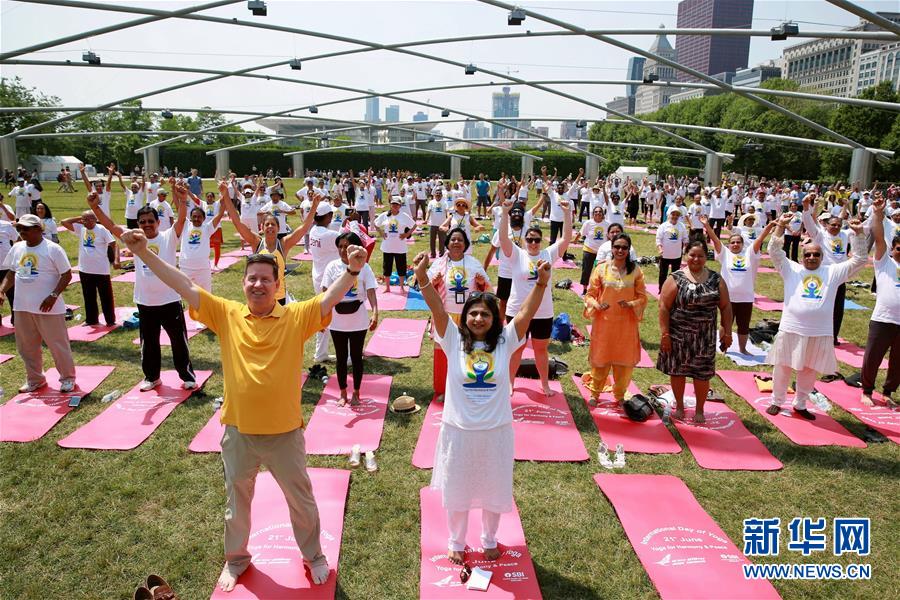 （XHDW）（1）芝加哥举行国际瑜伽日活动