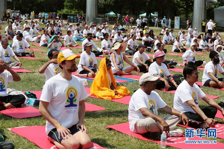 （XHDW）（3）芝加哥举行国际瑜伽日活动