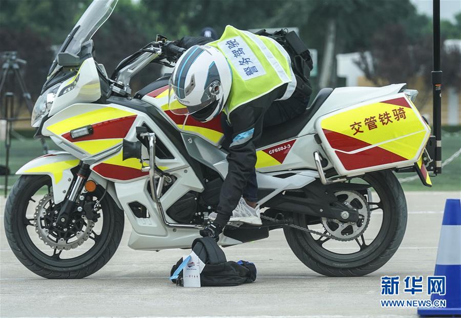 （社会）（4）中国人民公安大学设立摩托车警务驾驶课程