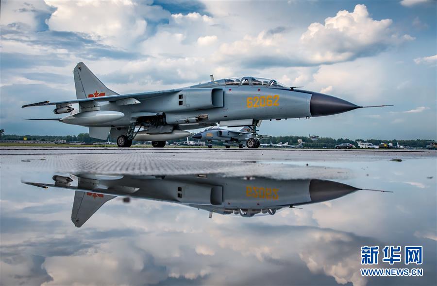 （国际·图文互动）（4）中国空军参加“国际军事比赛-2018”的五型战机和空降兵分队抵达俄罗斯