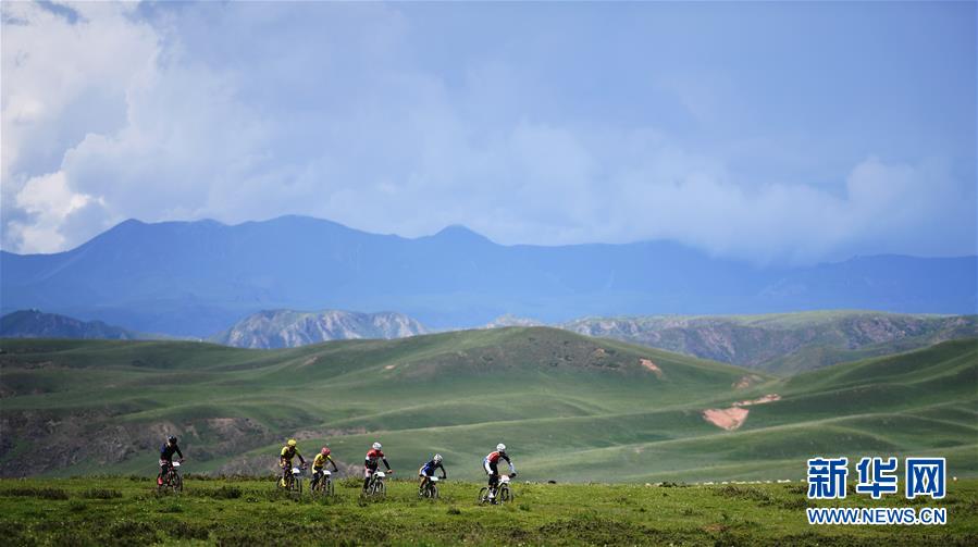（体育）（2）自行车——甘南藏地传奇自行车赛开赛