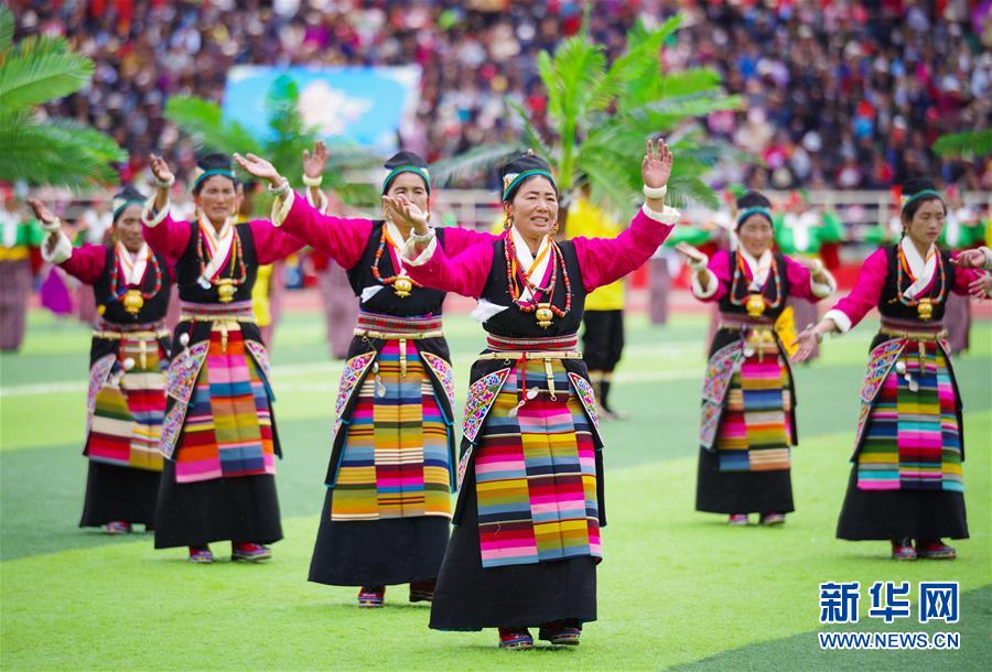 （文化）（1）西藏日喀则第十六届珠峰文化旅游节开幕