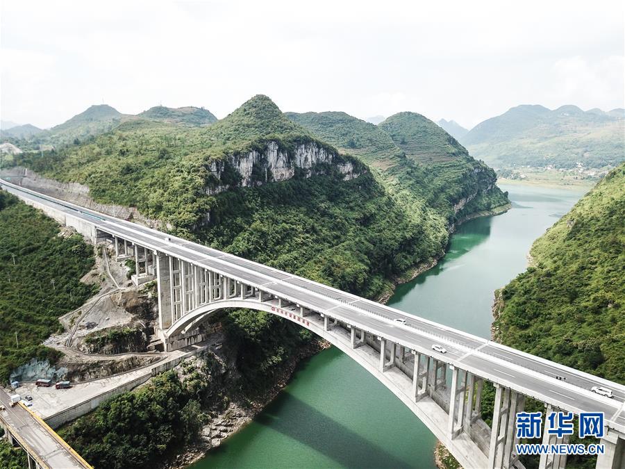 （经济）（5）贵州织普高速建成通车