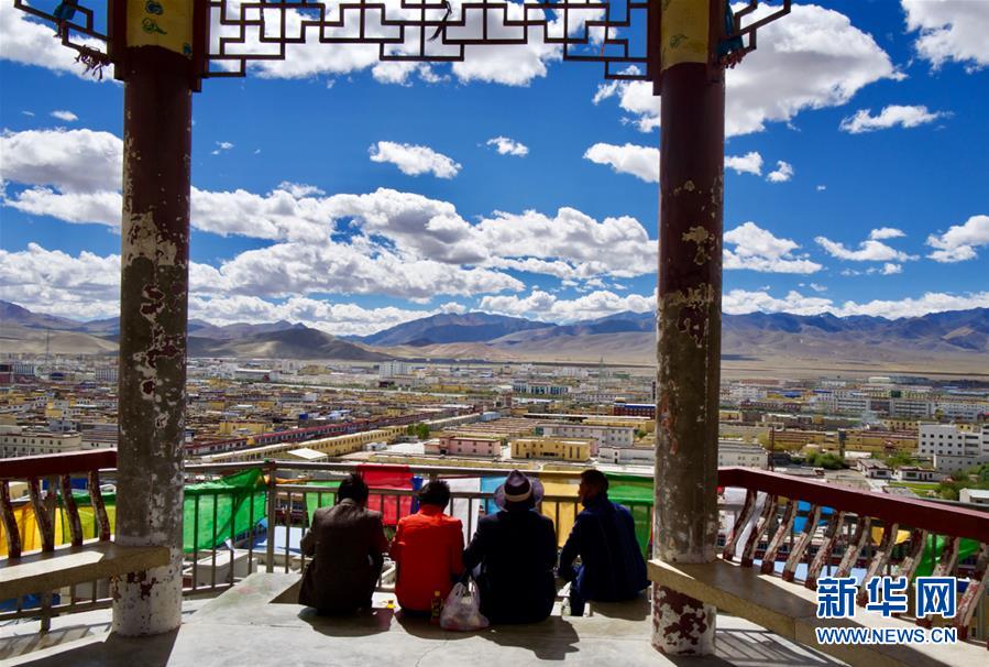 （壯闊東方潮 奮進新時代——慶祝改革開放40年）（5）西藏：煥然一新的獅泉河鎮