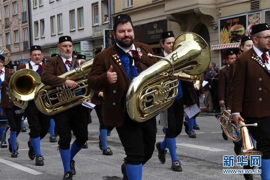 （国际）（1）第185届慕尼黑啤酒节举行盛装游行