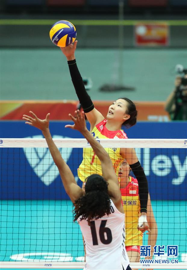 （体育）（4）排球——女排世锦赛：中国胜美国