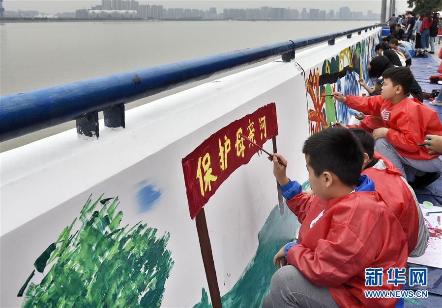 #（社会）（2）杭州举行“彩绘钱塘”活动