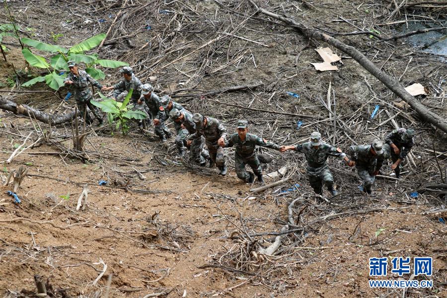 （图文互动）（5）雷场上，一名“90后”士兵绽放的青春之花——记南部战区陆军云南扫雷大队中士杜富国