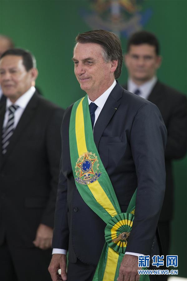 （国际）（3）博索纳罗宣誓就任巴西总统　强调恢复经济消除腐败