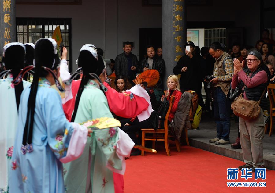 （社会）（3）外国友人在中国乡村体验民俗