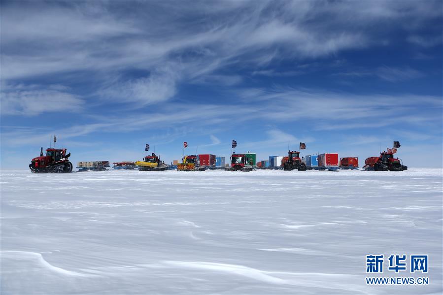 （第35次南极科考·图文互动）（3）中国科考队在南极冰盖上架设自动气象站