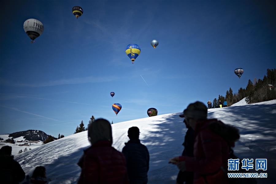 （新华视界）（1）瑞士：放飞热气球