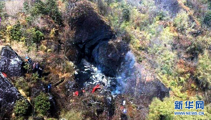 （國際）（1）尼泊爾一直升機墜毀　民航部長等7人遇難