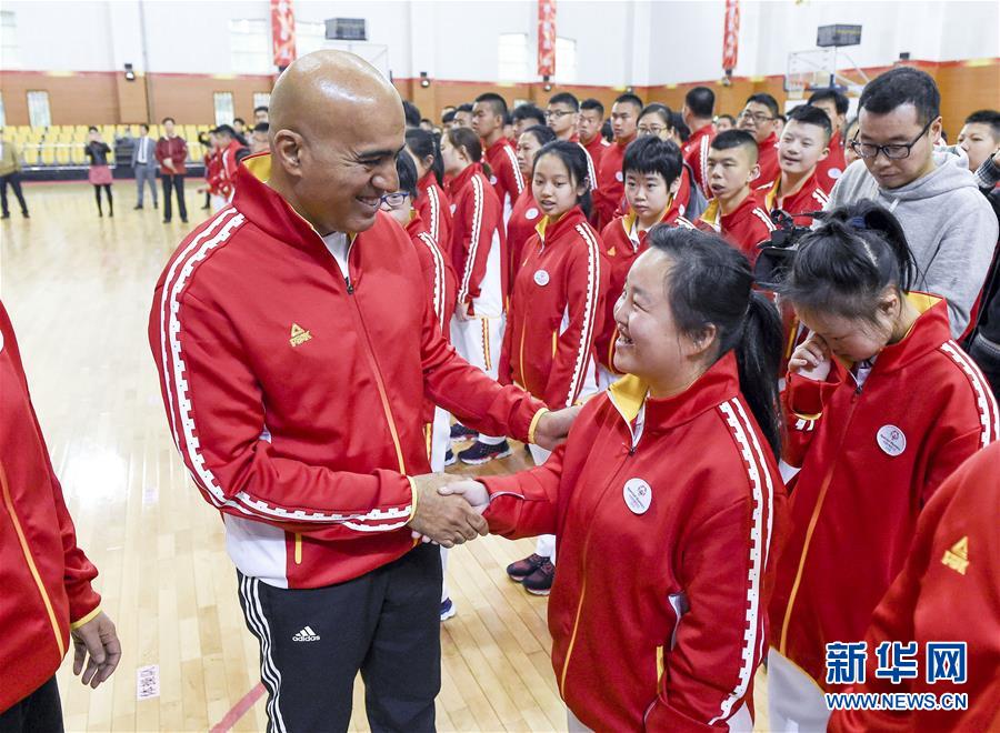 （体育）（1）中国体育代表团出征第十五届世界夏季特奥会