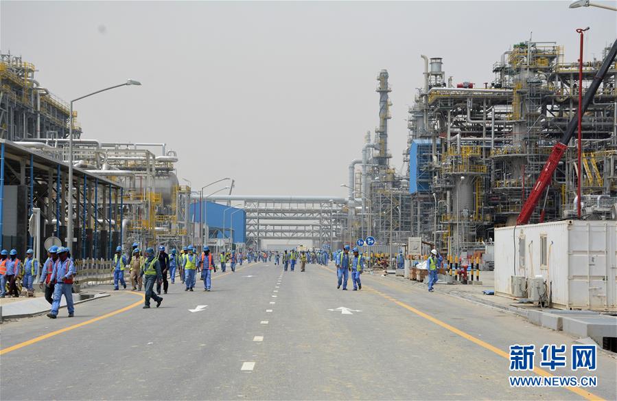 （国际·“一带一路”高峰论坛·图文互动）（7）在科威特擦亮“中国品牌”——中石化炼厂建设记