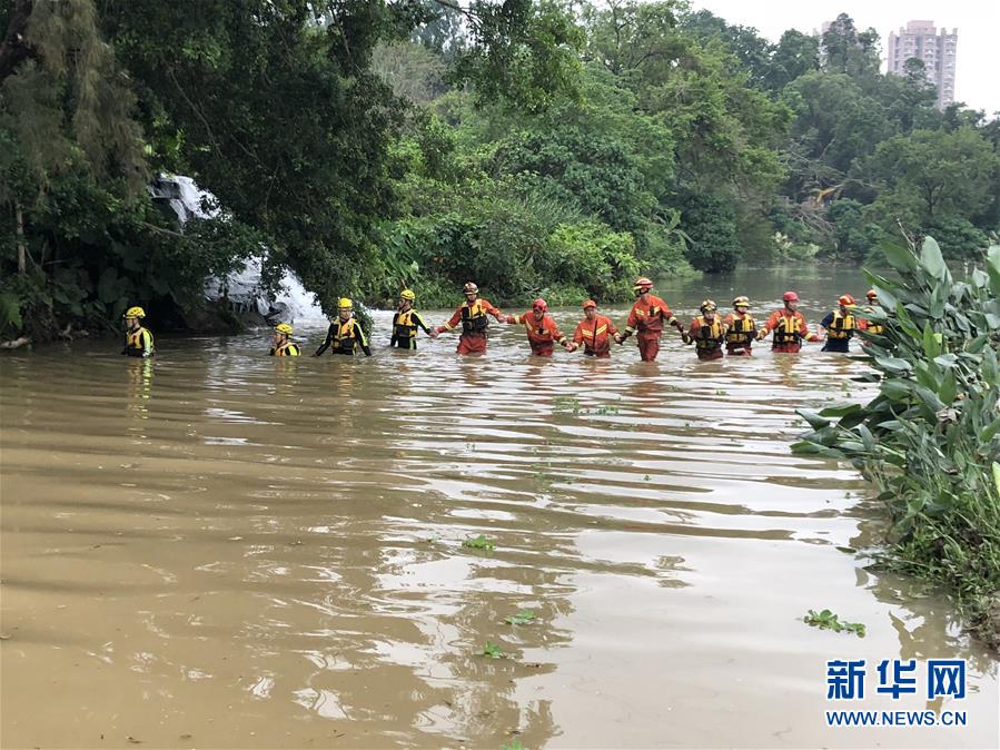 （新华网）深圳瞬时强降雨死亡人数升至4人 尚有7人失联