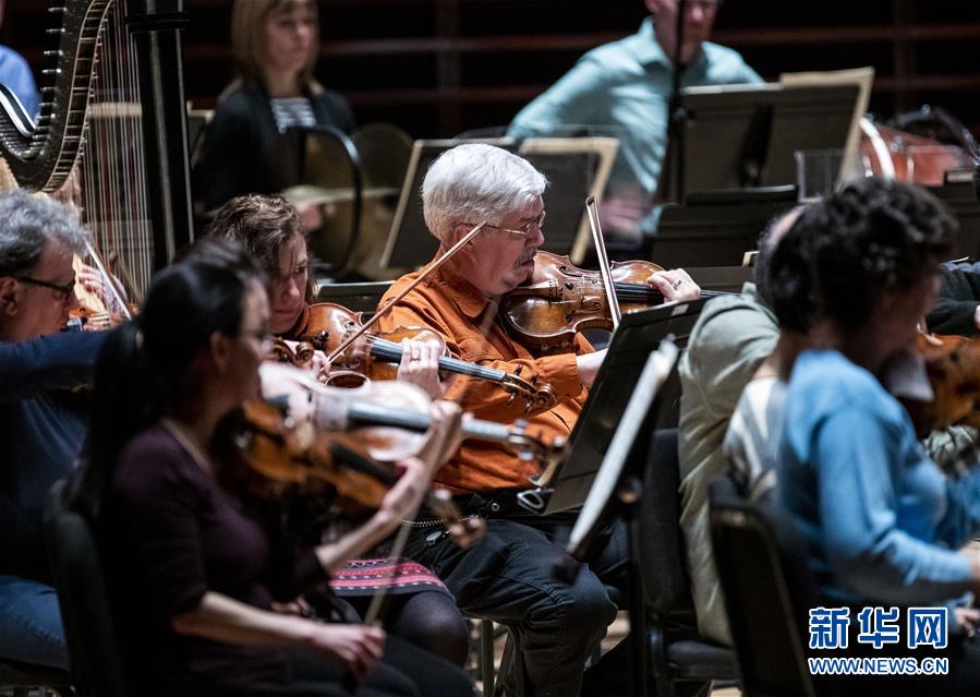 （国际·图文互动）（4）通讯：一位美国音乐家的46年中国“琴缘”