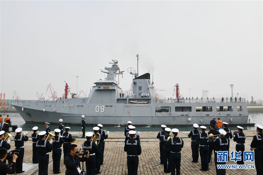 （人民海军70年）（2）来华参加多国海军活动的外国军舰抵达青岛