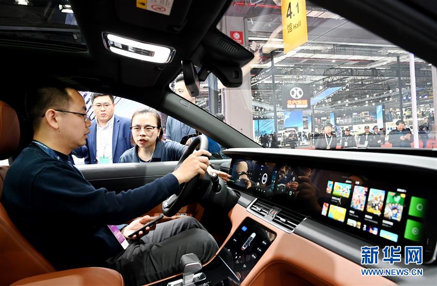 （聚焦中国经济亮点·图文互动）（5）发力新能源 增添新活力——从新能源汽车产业发展看中国经济新动能 
