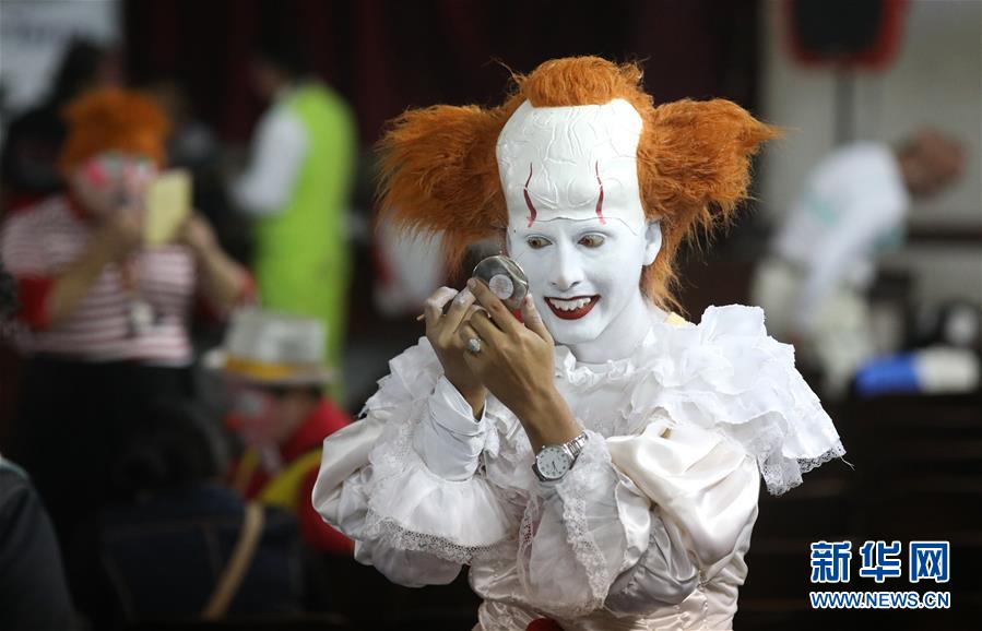 （国际）（5）小丑街头欢庆“秘鲁小丑日”