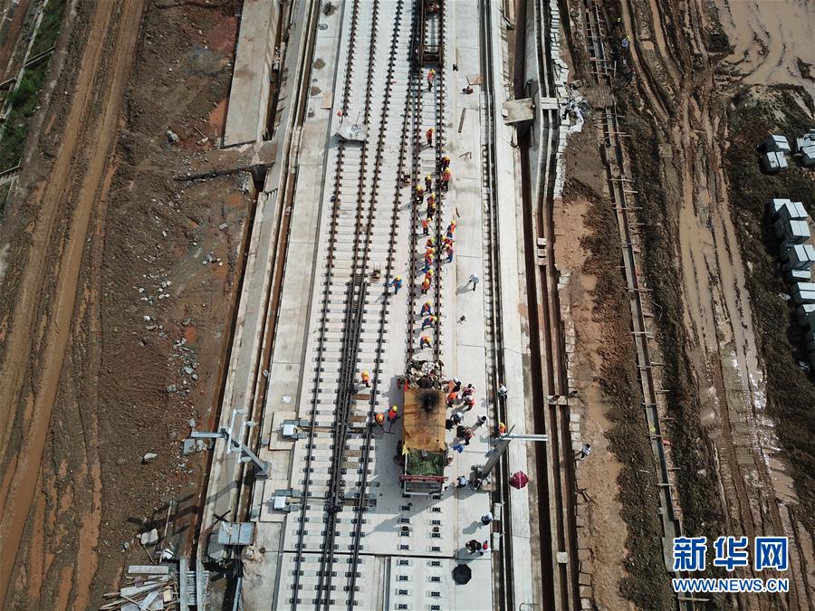 （图文互动）（3）昌赣高铁全线铺轨贯通 赣南不久将进入高铁时代