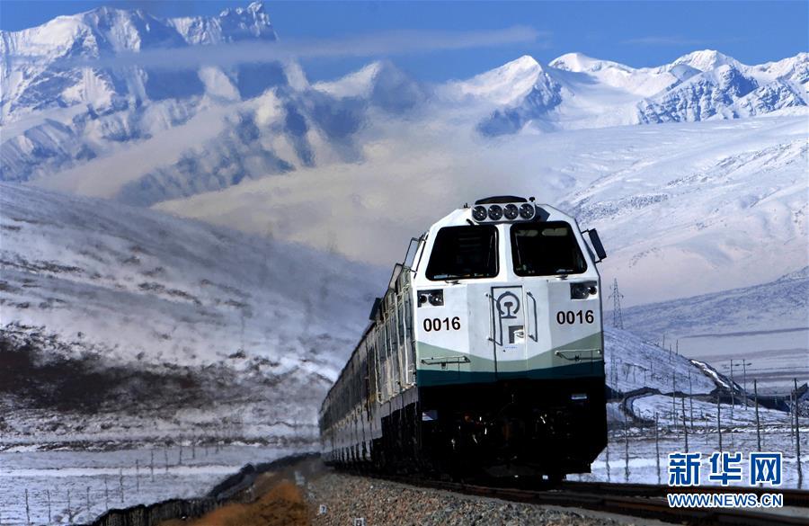（新華全媒頭條·壯麗70年·奮鬥新時代·圖文互動）（5）開拓雪域高原的夢想之路——來自青藏鐵路的蹲點報告