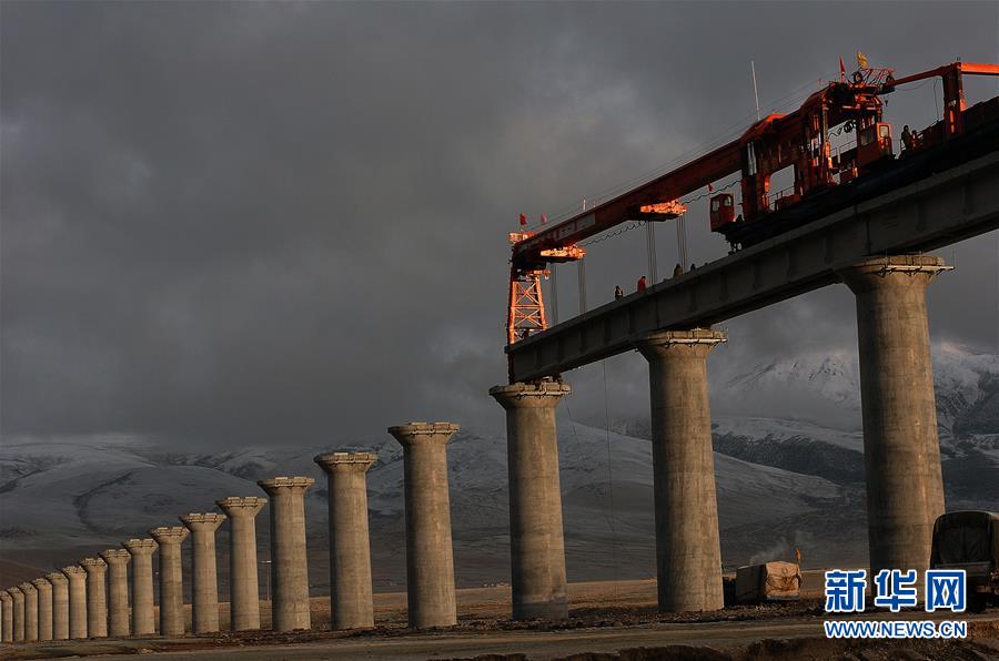 （新華全媒頭條·壯麗70年·奮鬥新時代·圖文互動）（11）開拓雪域高原的夢想之路——來自青藏鐵路的蹲點報告