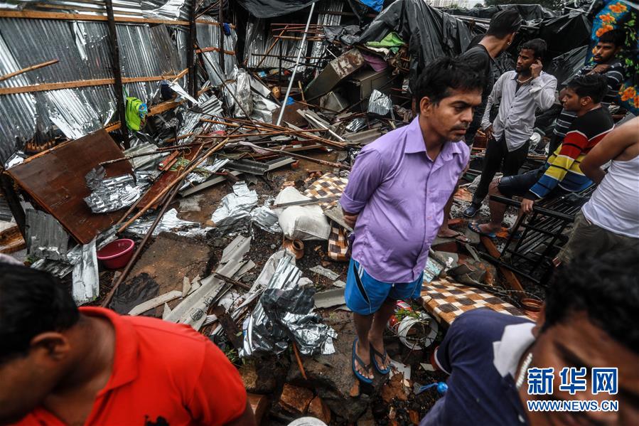 （國際）（1）印度孟買降雨引發墻體垮塌致16人死亡