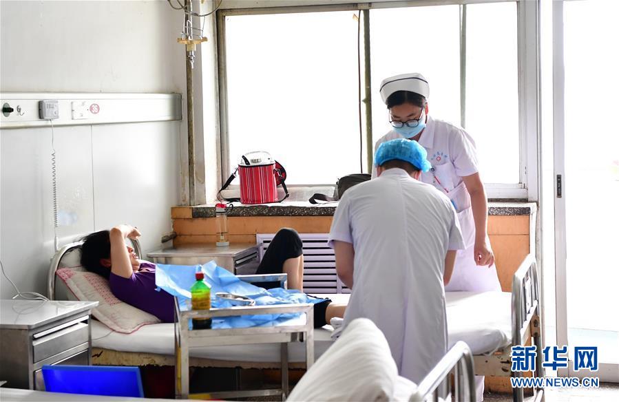 （突发事件后续）河南义马气化厂爆炸事故：积极组织开展救治工作