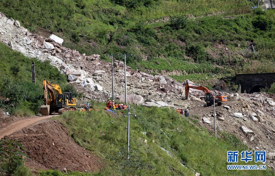 （图文互动）（5）成昆铁路线四川甘洛县山体垮塌初步确认17人失联
