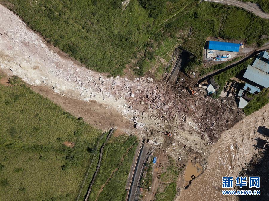 （新華視界）（1）成昆鐵路線四川甘洛縣山體垮塌初步確認17人失聯