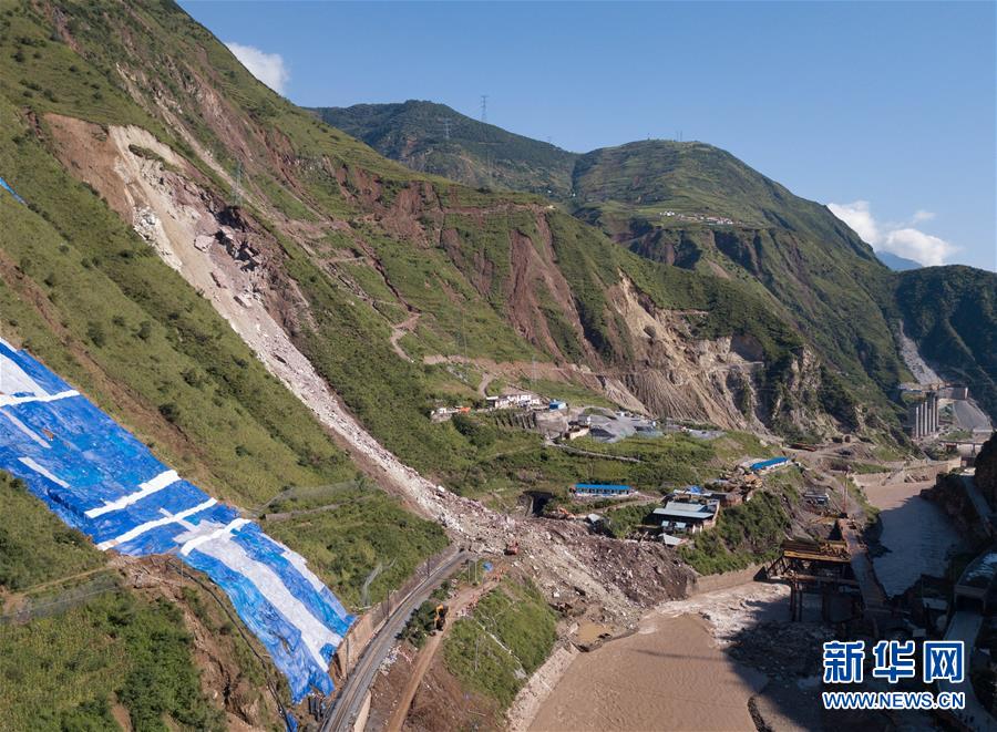 （新华视界）（3）成昆铁路线四川甘洛县山体垮塌初步确认17人失联