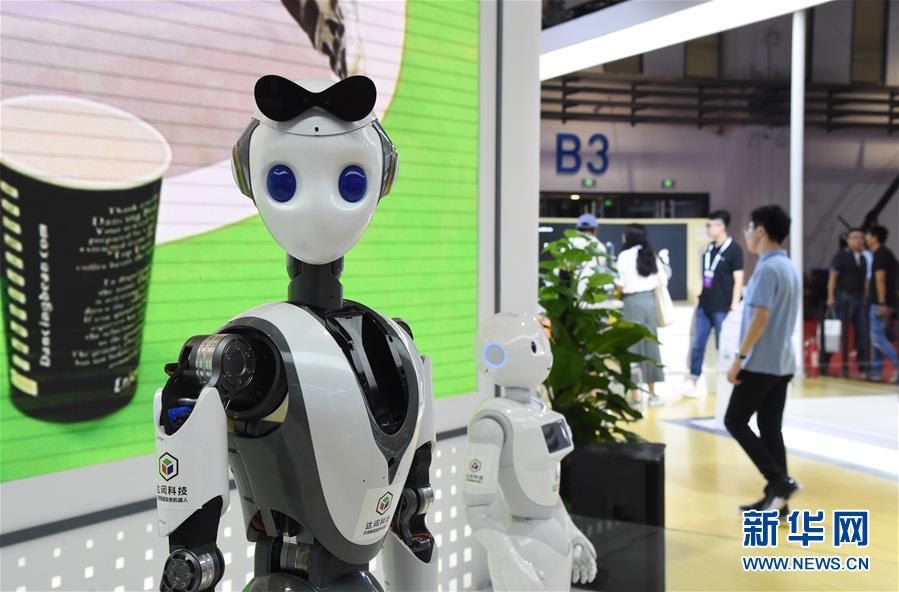 （新华全媒头条·图文互动）（15）与机器人“共建”未来世界——探秘世界机器人大会