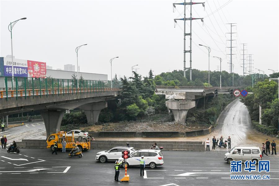 （XHDW）（1）江蘇無錫高架橋側翻事故現場清理完成 下層橫穿道路恢復通行