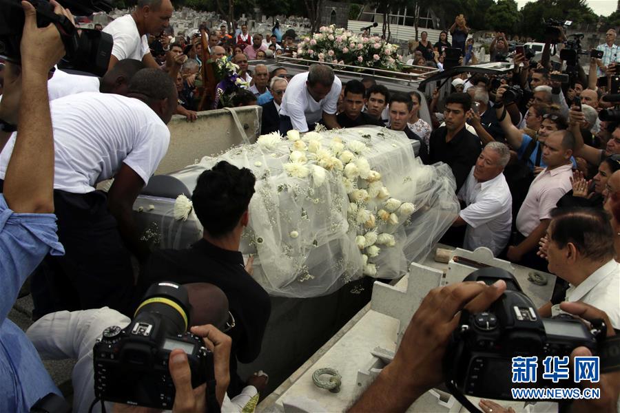 （国际）（1）两万多古巴民众向芭蕾舞大师阿隆索遗体告别