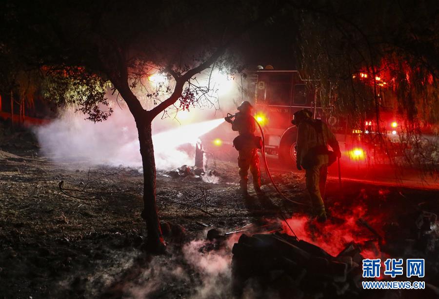（國際）（3）美國加州發生多處山火致數萬居民撤離