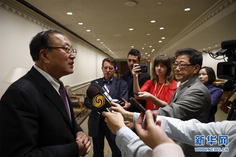 （国际·图文互动）（1）中国常驻联合国代表张军就人权问题接受中外媒体采访