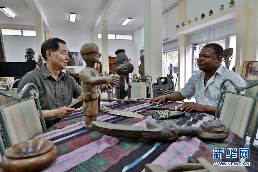 （國際·圖文互動）（1）通訊：收藏“非洲之美”的中國人——訪幾內亞灣非洲國際藝術博物館館長謝燕申