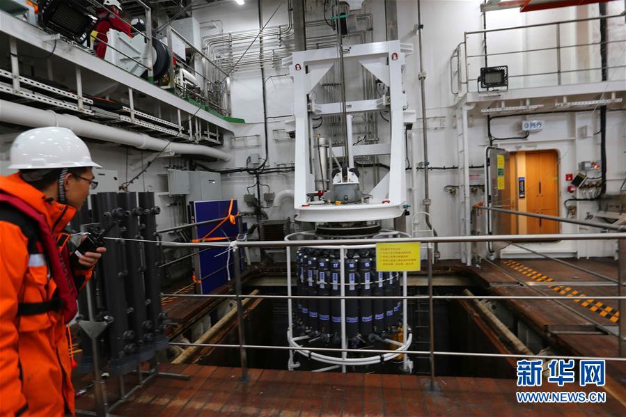（“雪龙”探南极·图文互动）（3）中国南极考察队首次在宇航员海展开综合科考