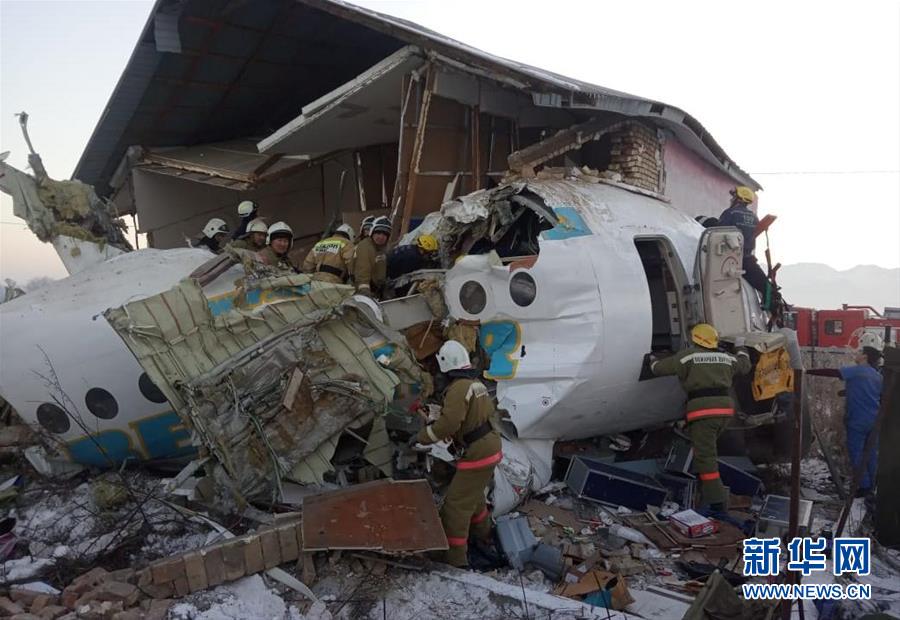（国际）（1）哈萨克斯坦一架客机失事至少7人遇难
