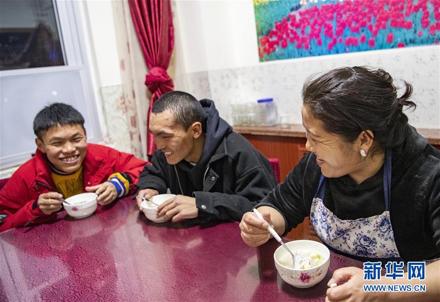 （图文互动）（2）一位西藏妈妈和她的22个孩子